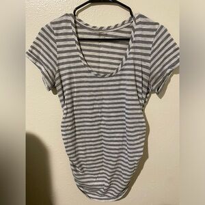 Lightweight side-ruched maternity tshirts, Medium.